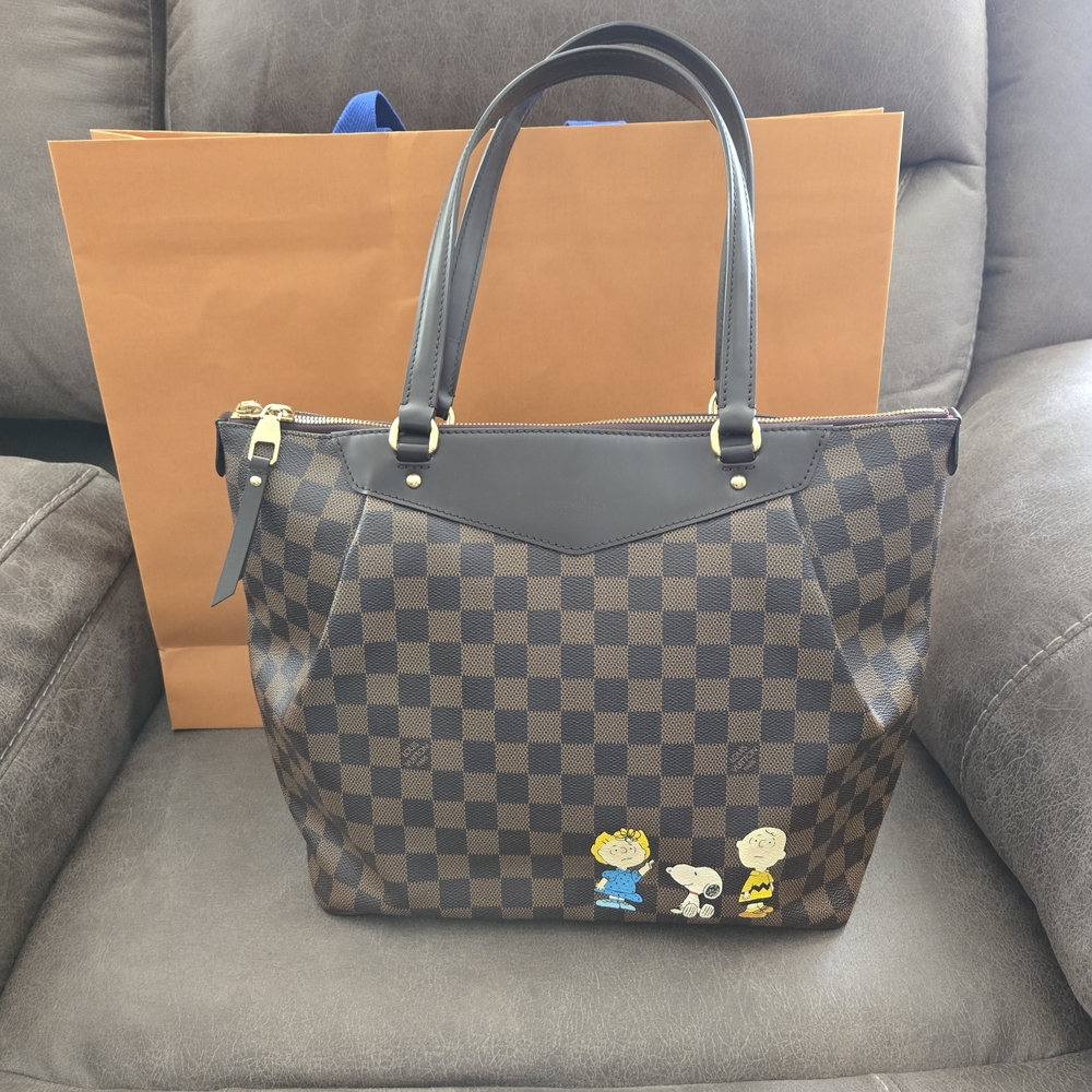 Louis Vuitton Brown Damier Ebene Tote with Peanuts Motifs - Picture 8 of 13